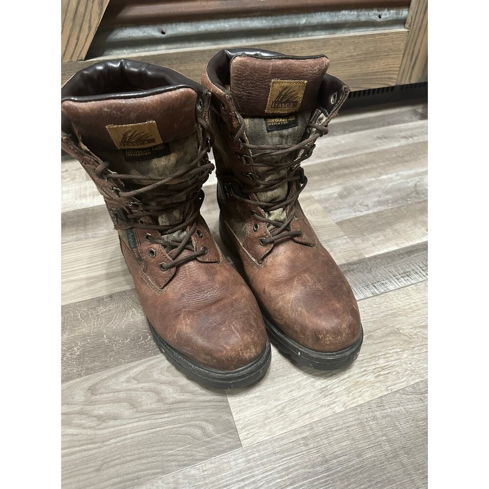 Men’s Itasca size 9.5 thinsulate hunting boots.